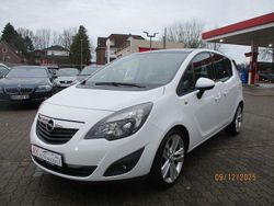 Weiß Gebraucht 2011 Opel Meriva Design Edition Van / Kleinbus | 5.950 € (Etwas zu teuer)