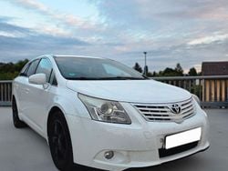 Weiß Gebraucht 2010 Toyota Avensis Sol Kombi | 2.500 € (Guter Preis)