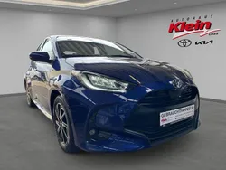 Blau Gebraucht 2022 Toyota Yaris Hybrid Team Limousine | 19.890 € (Fairer Preis)