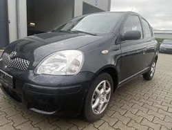 Night time black Gebraucht 2004 Toyota Yaris Sol Kleinwagen | 2.750 € (Etwas zu teuer)