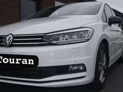 Weiß Gebraucht 2020 VW Touran IQ Drive Van / Kleinbus | 29.900 € (Teuer)