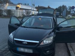 Schwarz Gebraucht 2009 Ford Focus Limousine | 2.000 € (Guter Preis)