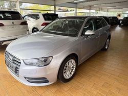 Florettsilber metallic Gebraucht 2014 Audi A3 Ambiente Limousine | 12.499 € (Fairer Preis)