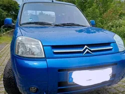 Blau Gebraucht 2005 Citroën Berlingo Van / Kleinbus | 4.000 € (Teuer)