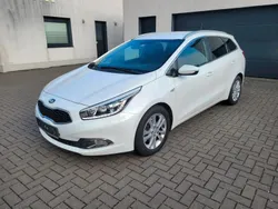 Weiß Gebraucht 2015 Kia Ceed DREAM-TEAM Edition Kombi | 8.450 € (Fairer Preis)