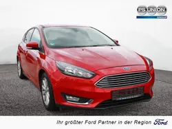 Candy rot Gebraucht 2016 Ford Focus Titanium Limousine | 8.990 € (Fairer Preis)
