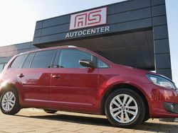 Rot Gebraucht 2011 VW Touran Style Van / Kleinbus | 7.990 € (Fairer Preis)