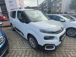 Weiß Gebraucht 2023 Citroën Berlingo Feel Van / Kleinbus | 28.990 € (Fairer Preis)