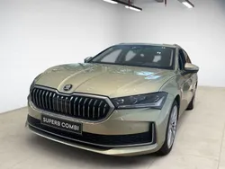Gelb Gebraucht 2024 Skoda Superb Selection Kombi | 39.960 €