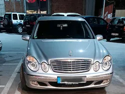 Grau Gebraucht 2004 Mercedes E220 Limousine | 7.500 € (Teuer)