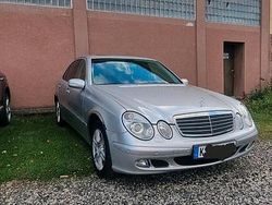 Silber Gebraucht 2005 Mercedes E220 Limousine | 4.200 €