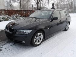 Schwarz Gebraucht 2012 BMW 320 Efficient Dynamics Kombi | 3.900 € (Guter Preis)