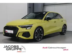 Gelb Gebraucht 2024 Audi S3 Ambiente Limousine | 41.320 € (Guter Preis)