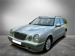 Silber Gebraucht 2002 Mercedes E220 Elegance Kombi | 3.399 € (Etwas zu teuer)