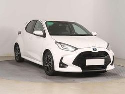 Super white 2 Gebraucht 2023 Toyota Yaris Hybrid Comfort Limousine | 19.990 € (Fairer Preis)