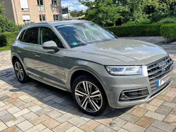 Grau Gebraucht 2020 Audi Q5 Design SUV | 41.900 € (Etwas zu teuer)