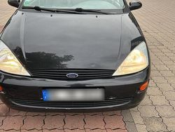 Schwarz Gebraucht 1999 Ford Focus Limousine | 1.800 €