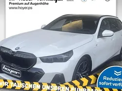 Weiß Gebraucht 2024 BMW 530e Comfort Edition Kombi | 74.990 €