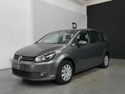 Grau Gebraucht 2015 VW Touran Trendline Van / Kleinbus | 7.990 € (Fairer Preis)