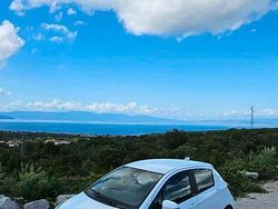 Weiß Gebraucht 2017 Toyota Yaris Hybrid Kleinwagen | 10.999 €