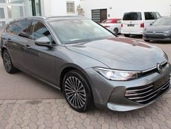 Grau Neu 2025 VW Passat Elegance Kombi | 45.990 € (Fairer Preis)