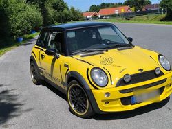 Gelb Gebraucht 2002 Mini Cooper Kleinwagen | 2.299 €