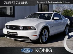 Weiss Gebraucht 2010 Ford Mustang GT Coupé | 27.489 €