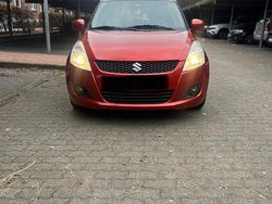 Rot Gebraucht 2013 Suzuki Swift Kleinwagen | 3.650 € (Fairer Preis)