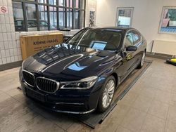 Blau Gebraucht 2016 BMW 730 Limousine | 34.800 € (Fairer Preis)
