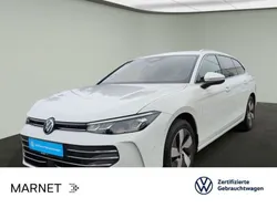 Pure white Gebraucht 2024 VW Passat Business Kombi | 32.930 € (Etwas zu teuer)