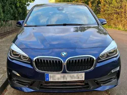Blau Gebraucht 2020 BMW 225 Active Tourer iPerformance Van / Kleinbus | 18.200 € (Guter Preis)