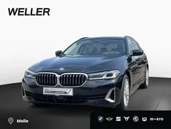 Schwarz Gebraucht 2024 BMW 520 Luxury Line Kombi | 42.750 € (Teuer)