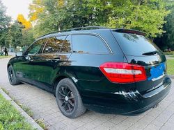 Schwarz Gebraucht 2012 Mercedes E200 Kombi | 7.000 € (Superpreis)