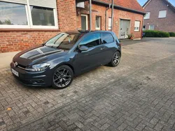 Grau Gebraucht 2018 VW Golf VII Kleinwagen | 9.450 € (Fairer Preis)