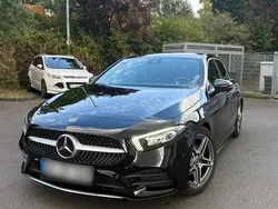 Schwarz Gebraucht 2020 Mercedes A200 AMG line Limousine | 27.000 € (Etwas zu teuer)