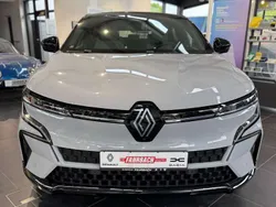 Grau kqj + schwarz gne Gebraucht 2023 Renault Mégane Techno Kleinwagen | 43.390 € (Teuer)