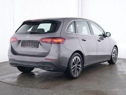 Grau Gebraucht 2024 Mercedes B200 Progressive Van / Kleinbus | 29.840 € (Guter Preis)