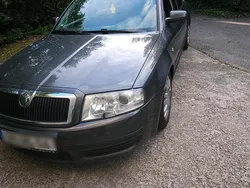 Grau Gebraucht 2005 Skoda Superb Limousine | 2.800 € (Fairer Preis)