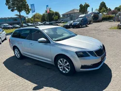 Silber Gebraucht 2018 Skoda Octavia Ambition Kombi | 8.400 € (Guter Preis)