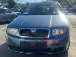 Grau Gebraucht 2005 Skoda Fabia Limousine | 1.900 € (Fairer Preis)