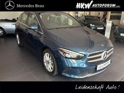 Blau Gebraucht 2020 Mercedes B180 Van / Kleinbus | 22.550 € (Fairer Preis)