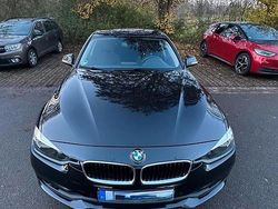 Schwarz Gebraucht 2016 BMW 318 Limousine | 8.990 € (Superpreis)