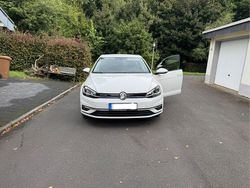 Weiß Gebraucht 2019 VW Golf Highline Limousine | 13.500 € (Guter Preis)