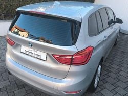 Silber Gebraucht 2018 BMW 218 Gran Tourer Advantage Van / Kleinbus | 13.400 € (Guter Preis)