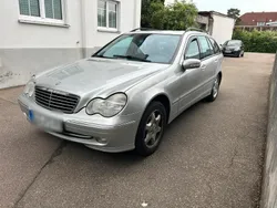 Silber Gebraucht 2003 Mercedes C240 Avantgarde Kombi | 2.000 €