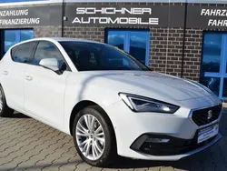 Weiß Gebraucht 2024 Seat Leon Style Limousine | 25.990 € (Guter Preis)