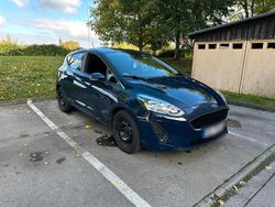 Blau Gebraucht 2018 Ford Fiesta Limousine | 8.200 € (Etwas zu teuer)