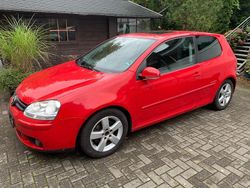 Rot Gebraucht 2008 VW Golf V Kleinwagen | 3.499 €
