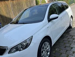 Weiß Gebraucht 2019 Peugeot 308 Style Kombi | 8.500 € (Fairer Preis)
