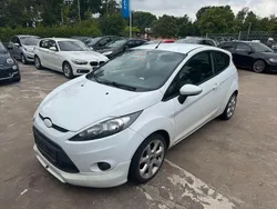 Weiß Gebraucht 2012 Ford Fiesta Champions Edition Kleinwagen | 1.950 € (Guter Preis)